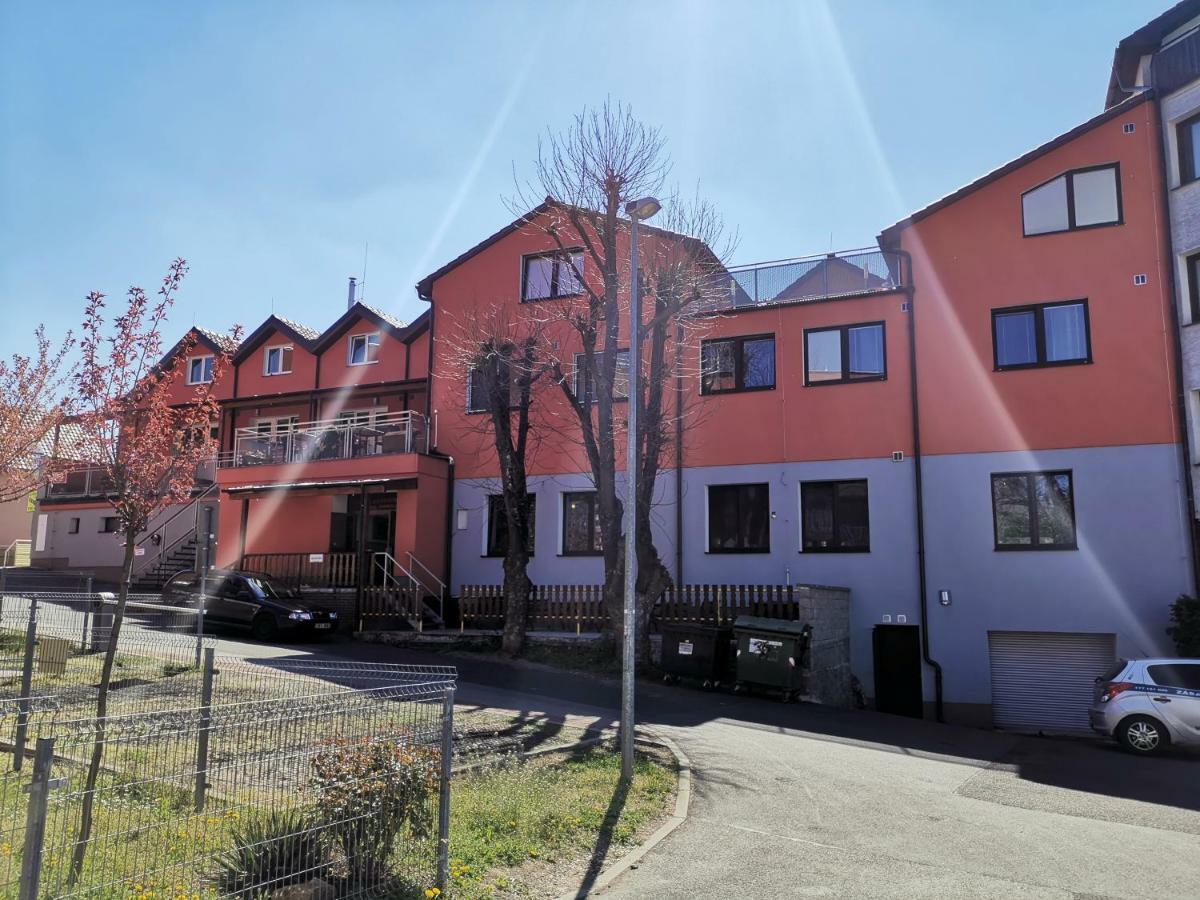 Bambus Zahrada Aparthotel Praga Exterior foto